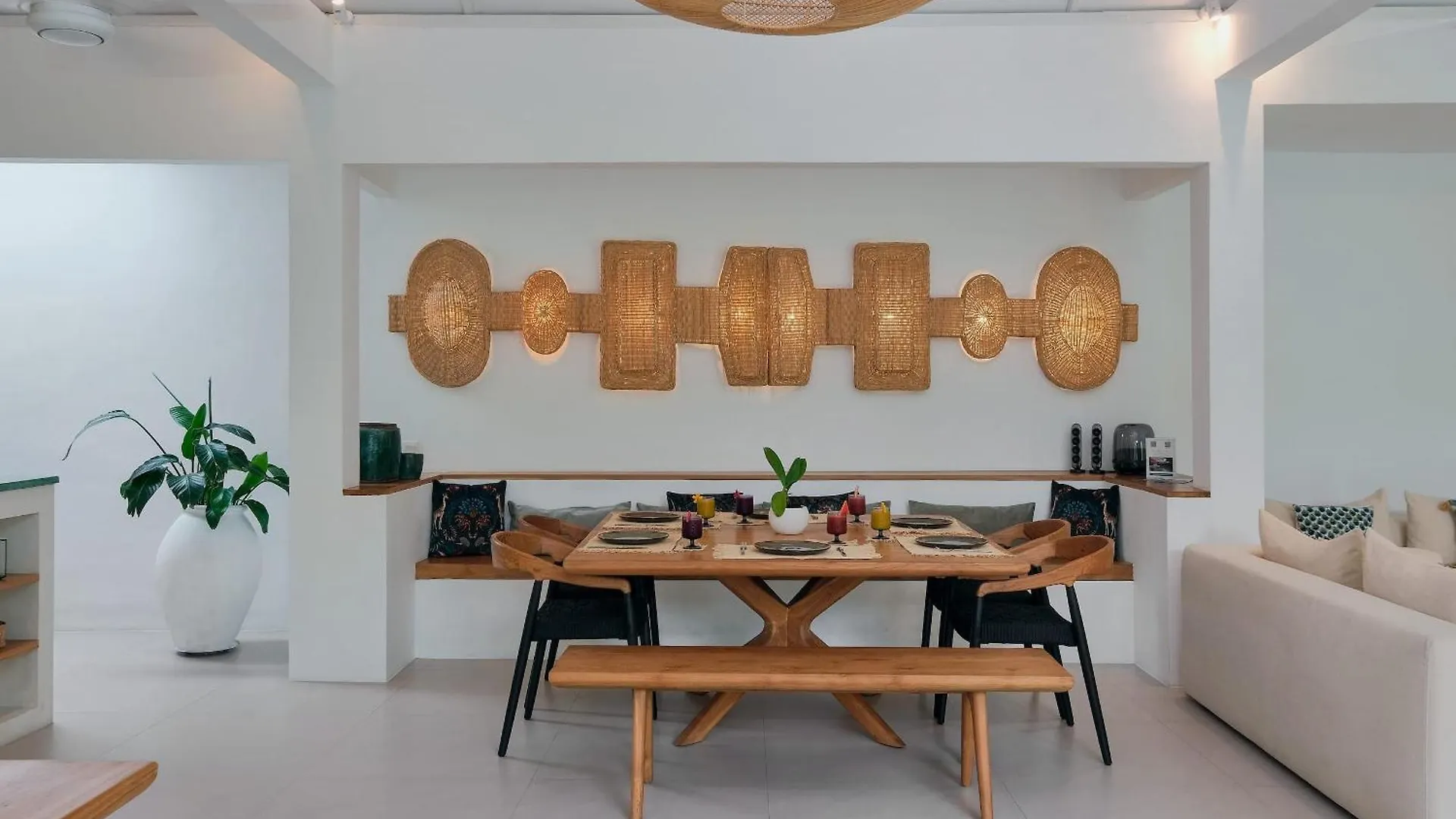 Villa Bali Manis - Modern Luxury 4Br Villa Walk To Seminyak Street With Private Pool