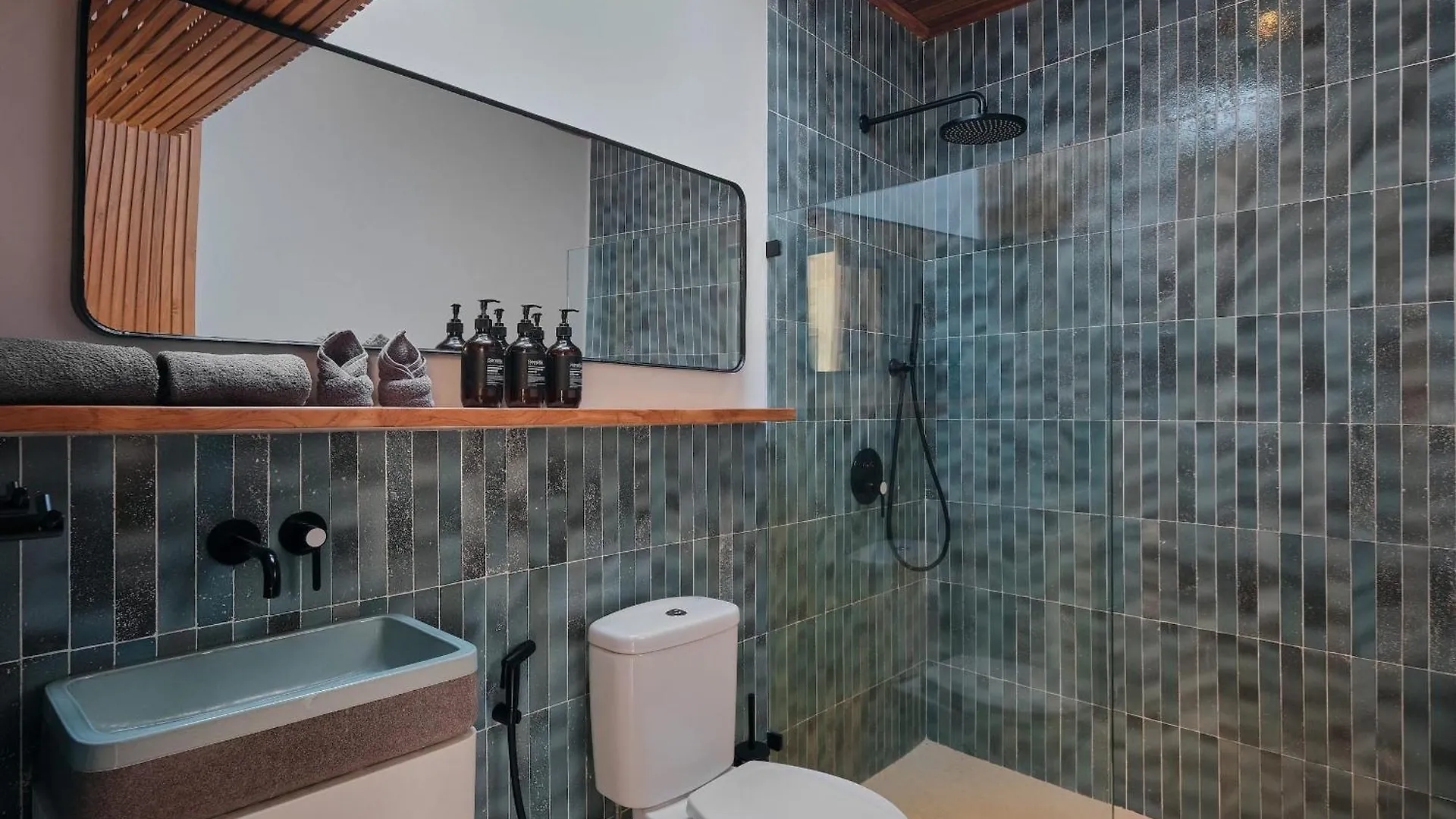 Villa Bali Manis - Modern Luxury 4Br Villa Walk To Seminyak Street With Private Pool