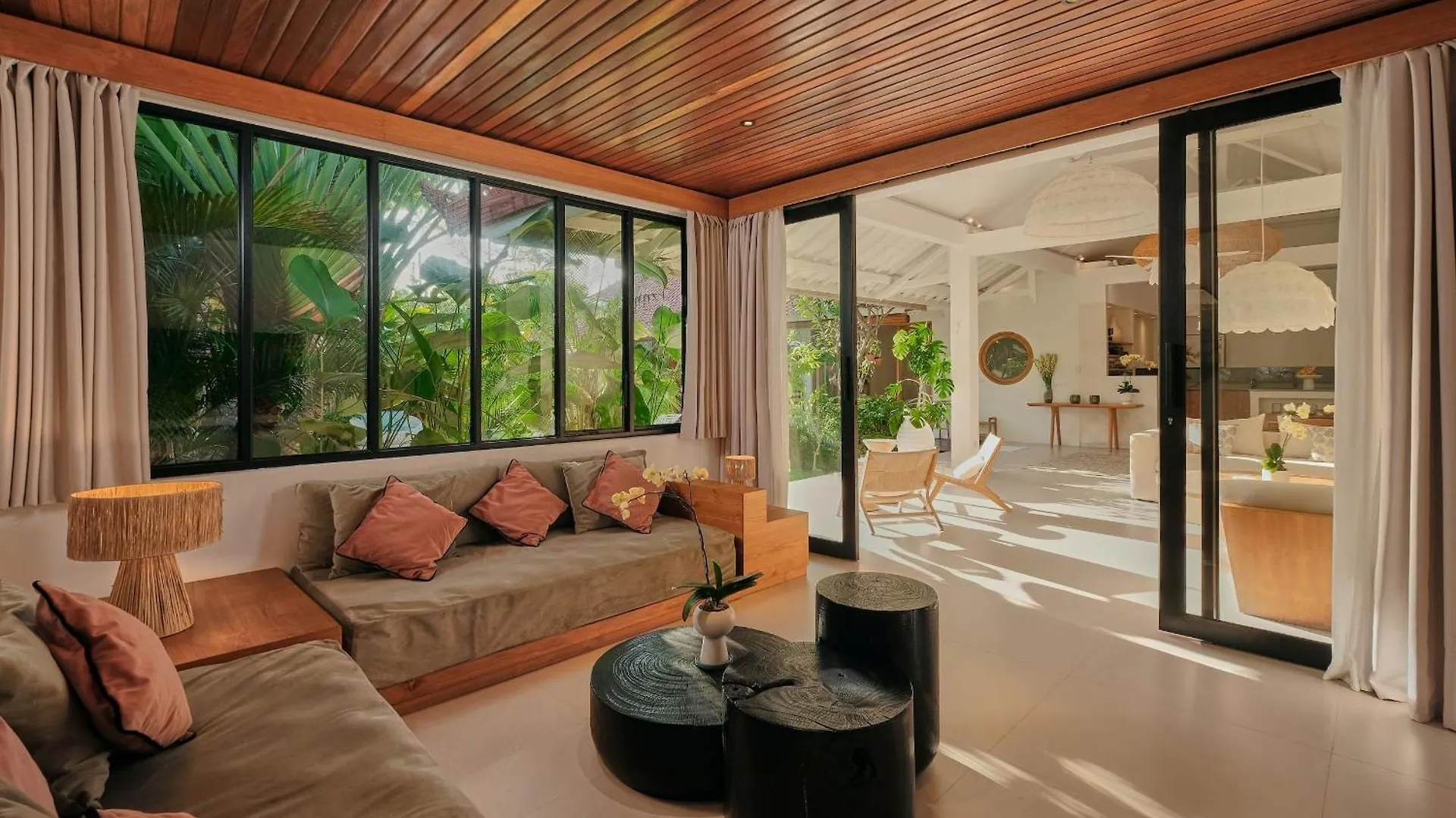Villa Bali Manis - Modern Luxury 4Br Villa Walk To Seminyak Street With Private Pool