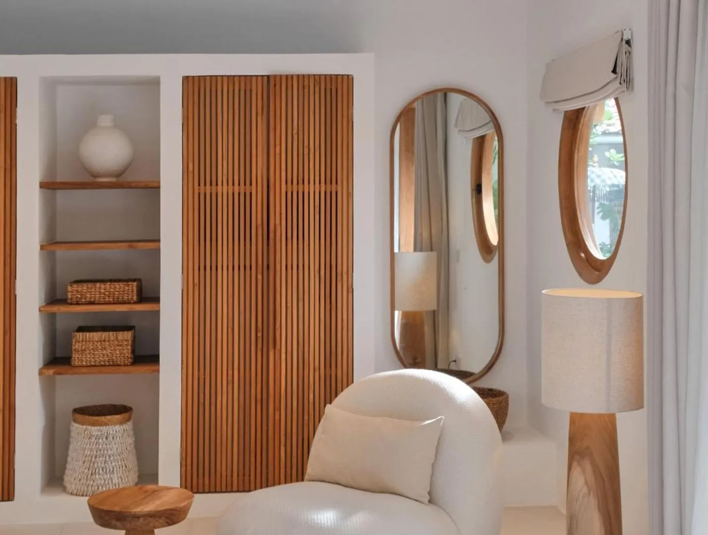 Villa Bali Manis - Modern Luxury 4Br Villa Walk To Seminyak Street With Private Pool