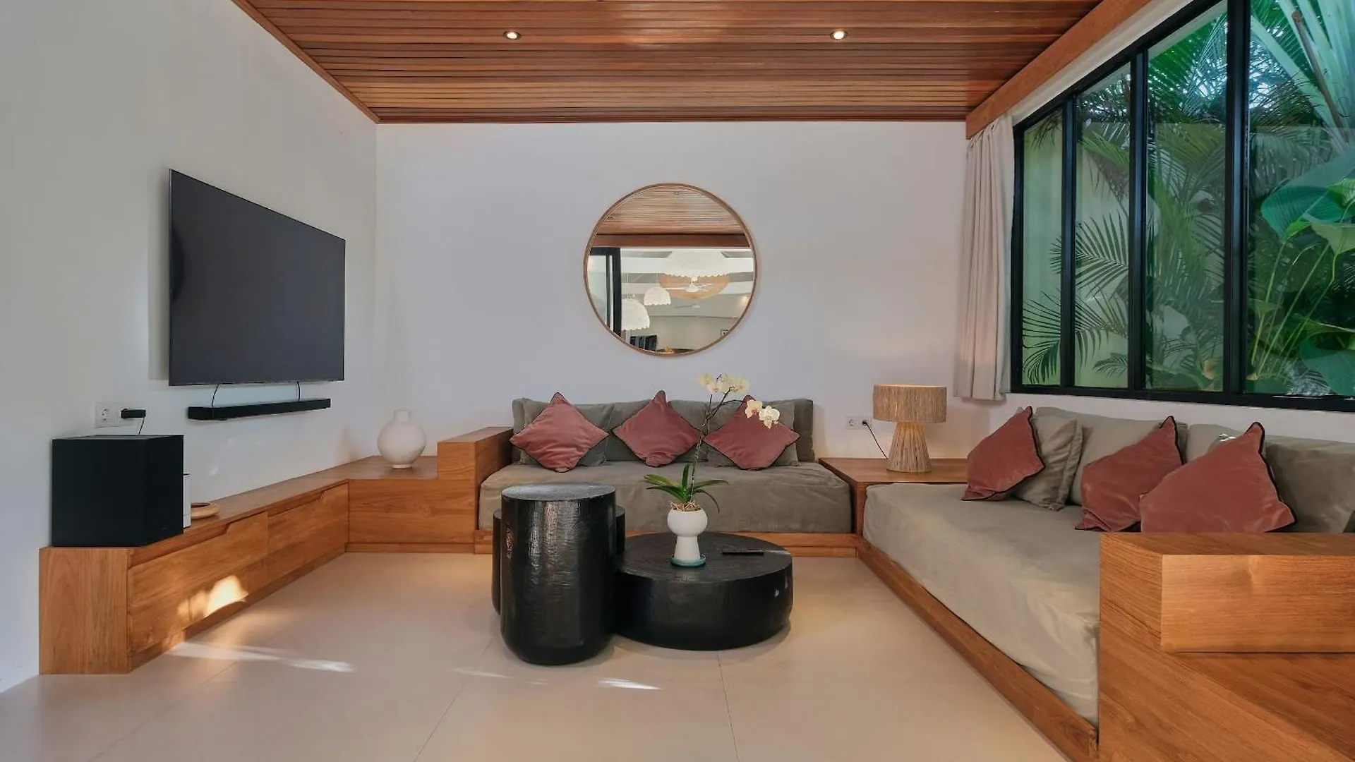 Villa Bali Manis - Modern Luxury 4Br Villa Walk To Seminyak Street With Private Pool